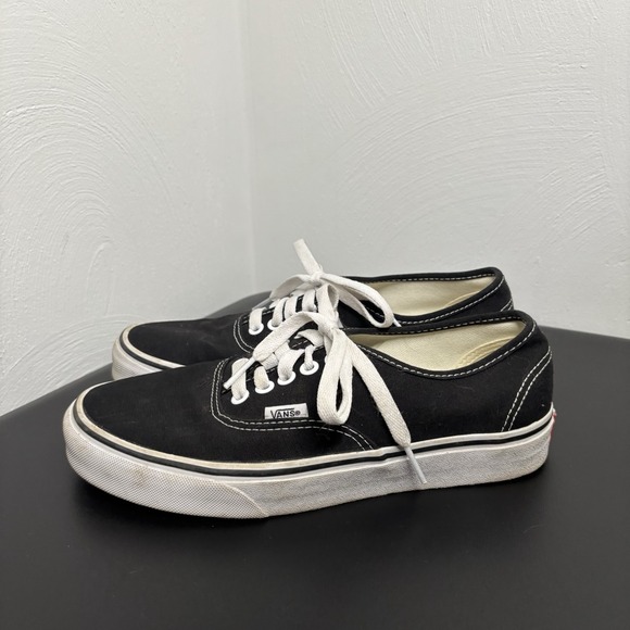 Vans Shoes - Vans Low Top Black Skater Shoes Men's 6.5 Women's 8 Lace Up Off The Wall